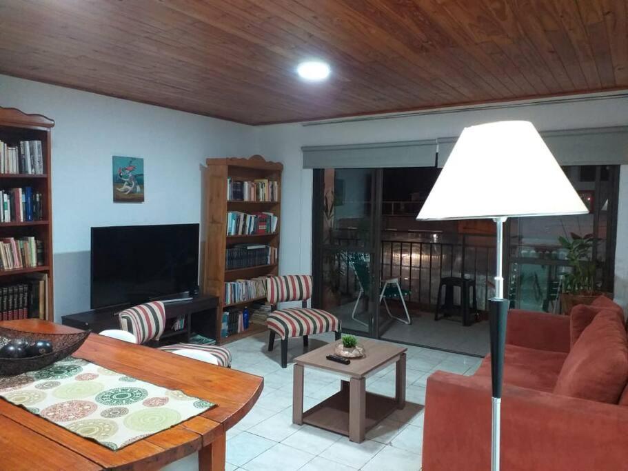Iguazu House Apartment Пуерто Игуасу Екстериор снимка