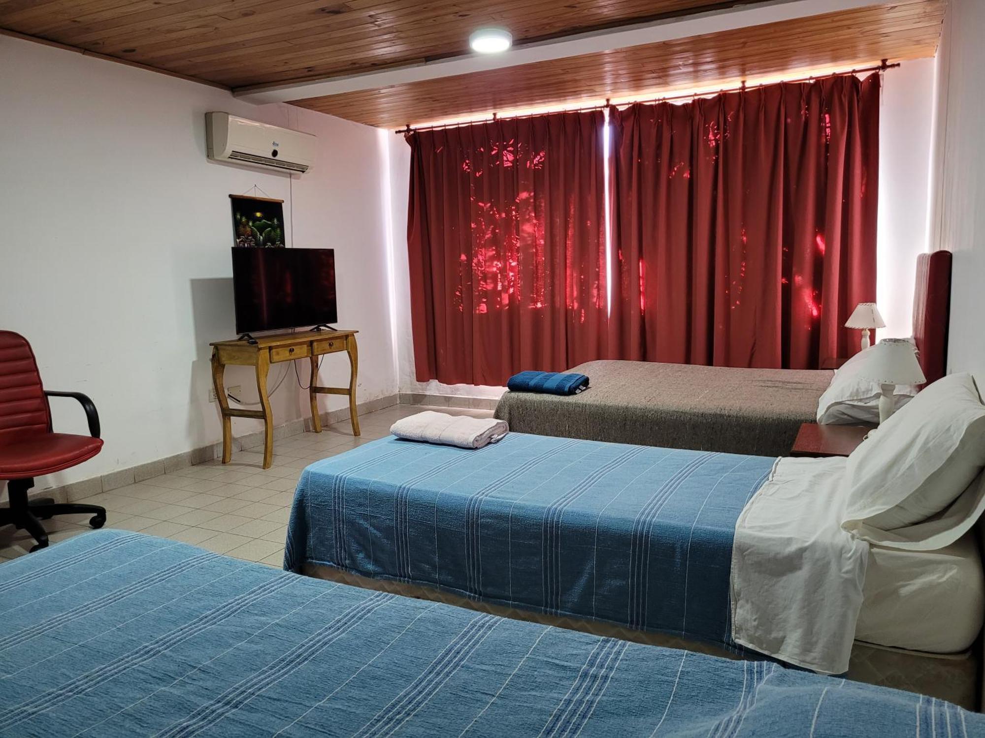 Iguazu House Apartment Пуерто Игуасу Стая снимка